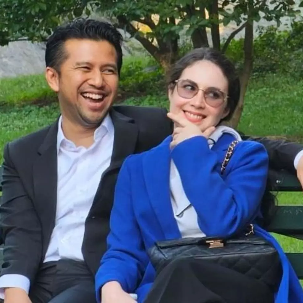 Pindah dari rumah dinas Emil Dardak, 7 potret dapur baru Arumi Bachsin ini klasik serba putih