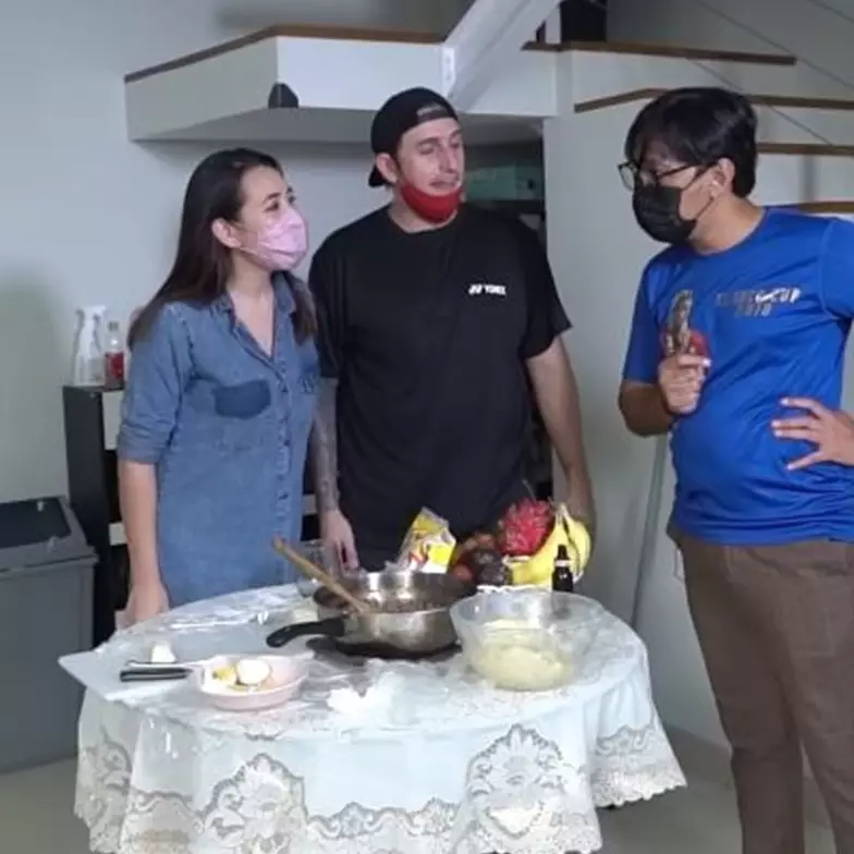 Pemain bola termahal bayaran Rp 1,2 M, 9 potret dapur Cristian Gonzales ini jauh dari mewah