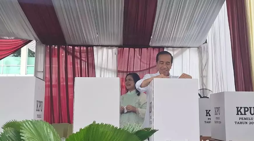 Senyum semringah Jokowi dan Iriana © berbagai sumber