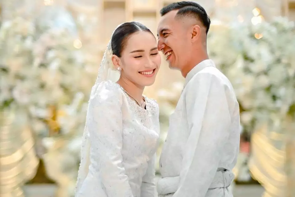 Ayu Ting Ting dan calon suami ketemu perdana di acara SMA © 2024 brilio.net Ayu Ting Ting dan calon suami ketemu perdana di acara SMA © 2024 brilio.net
