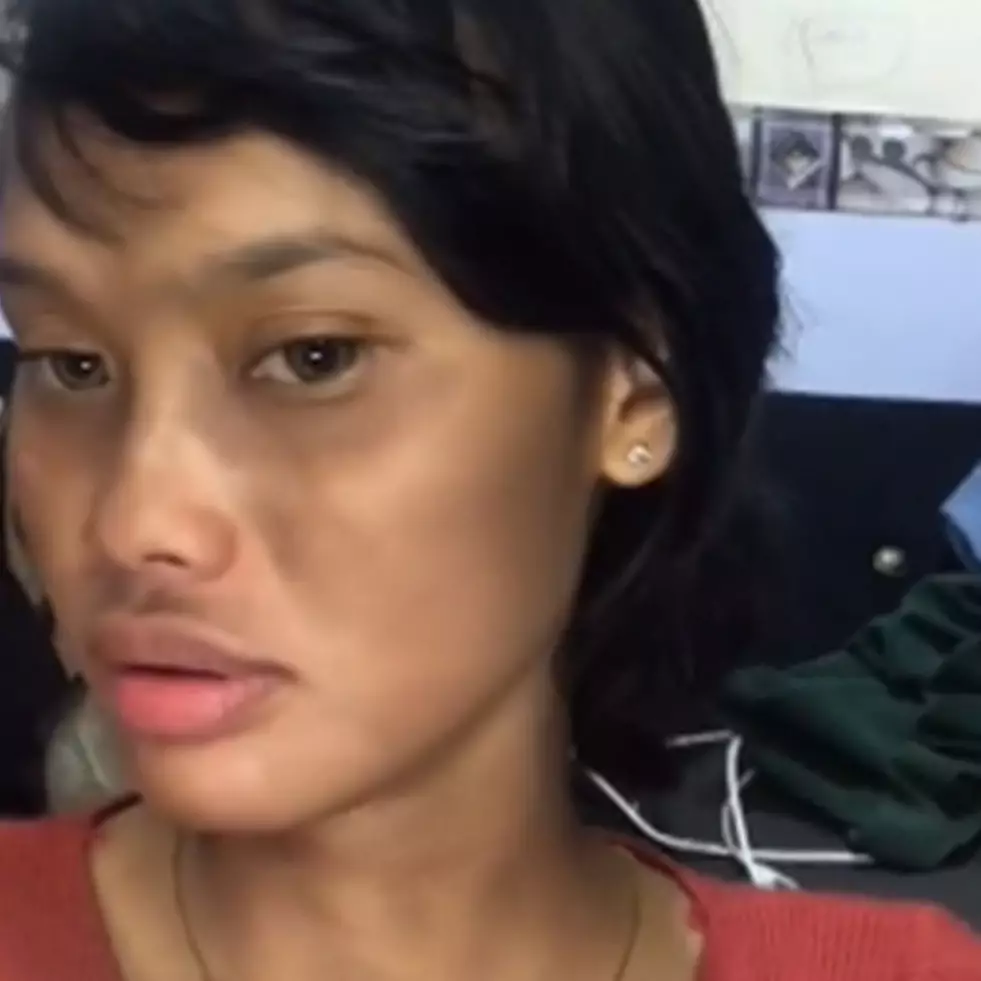 Transformasi makeup wanita berkulit sawo matang dan belang ini hasilnya 180 derajat bak beda orang