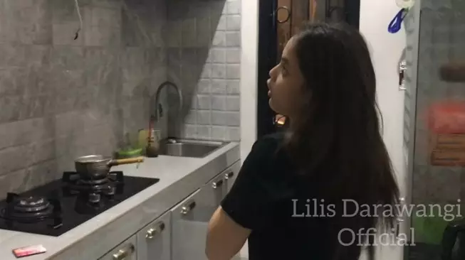 dapur Putri DA bergaya minimalis © YouTube