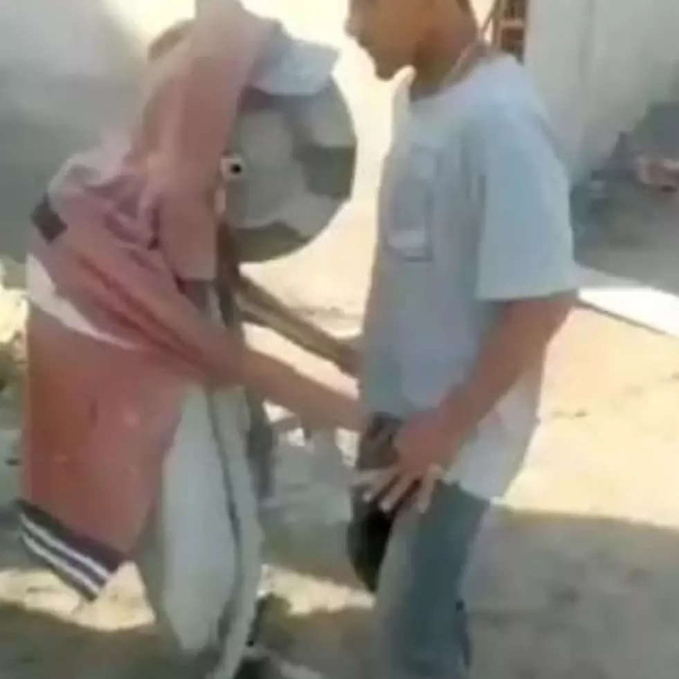 45 Potret kocak tingkah nyeleneh kuli ini bikin yang lihat nyengir kuda, absurdnya nggak ada lawan