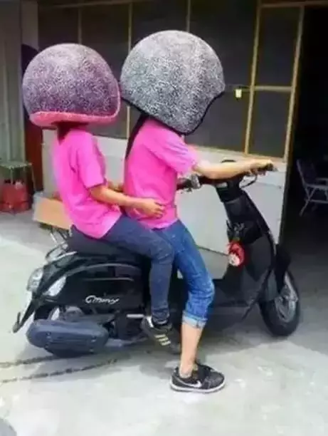 helm nyeleneh parah berbagai sumber