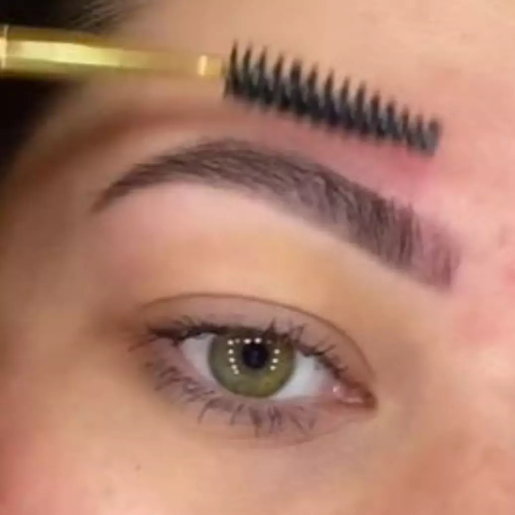 Bukan pakai krim wax, trik mama muda mencukur alis ini hasilnya auto rapi cuma pakai 2 alat rumahan