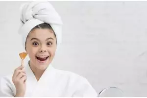 11 Rekomendasi skincare remaja glowing dengan harga di bawah Rp 100 ribu, wajah bebas masalah kulit