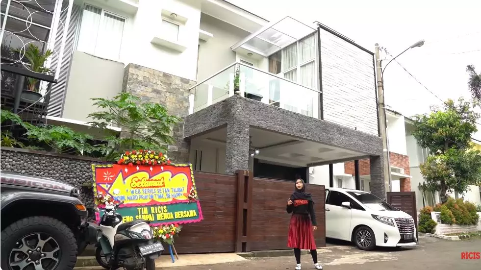 penampakan dapur ria ricis warna warni © YouTube penampakan dapur ria ricis warna warni © YouTube