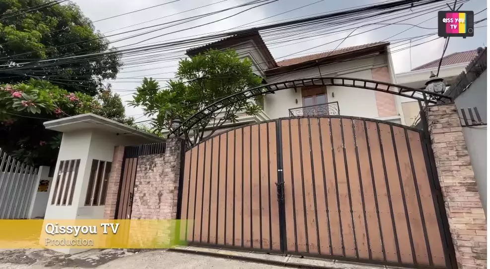 walk in closet rina nose © berbagai sumber