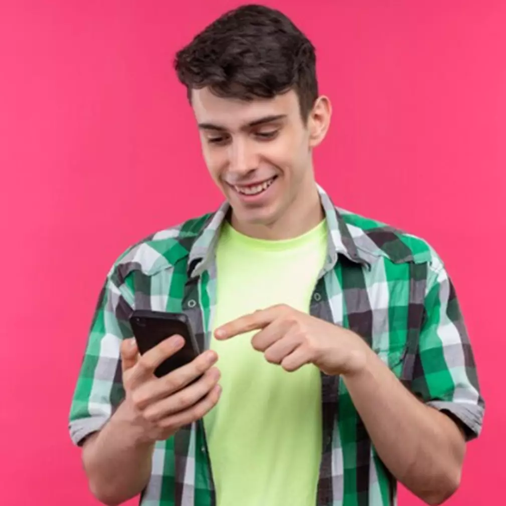 Tips menjadi social media specialist, yang doyan scroll media sosial bisa dapat pekerjaan mentereng