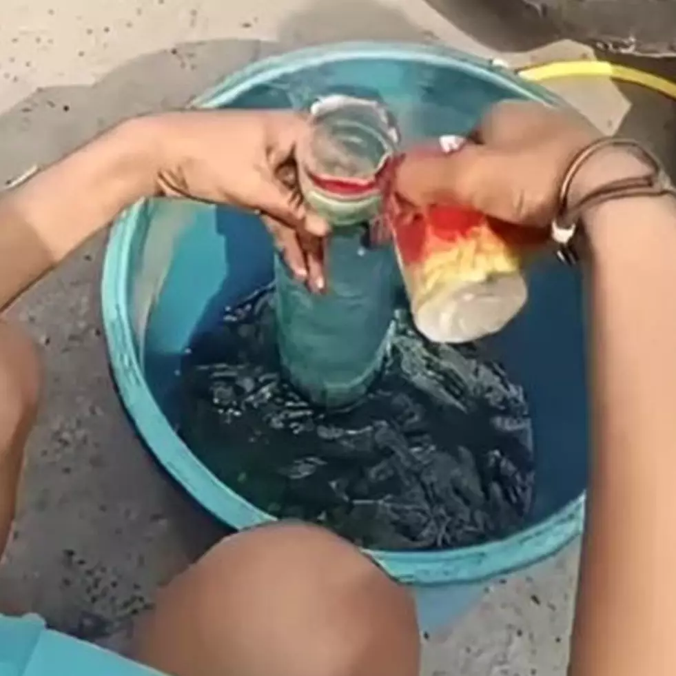 Tak percaya SPBU, pria isi bensin Rp 50 ribu kuras tangki mobil demi pembuktian, akhirnya malu sendiri