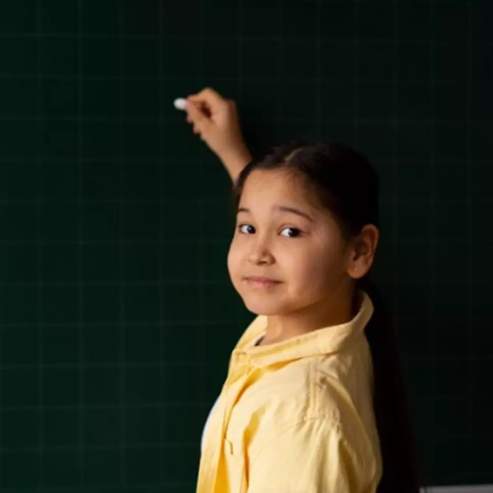 10 Contoh percaya diri di sekolah, mampu tingkatkan prestasi akademik dan non akademik anak