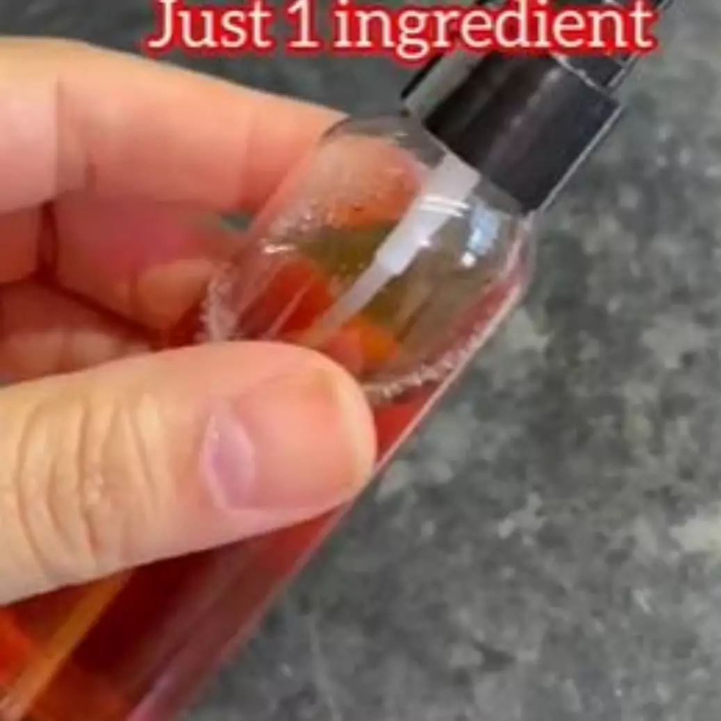 Tak perlu semir mahal, ini trik samarkan tampilan uban jadi lebih hitam berkilau pakai 1 bahan minuman