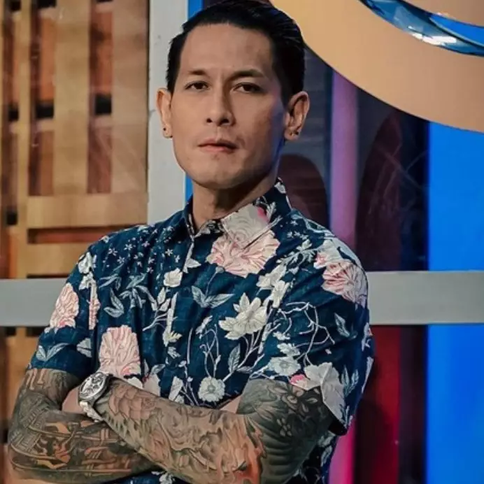 Ngorek sampah demi makan kini punya rumah mewah, 11 potret dapur Chef Juna ini kompornya dibuat custom