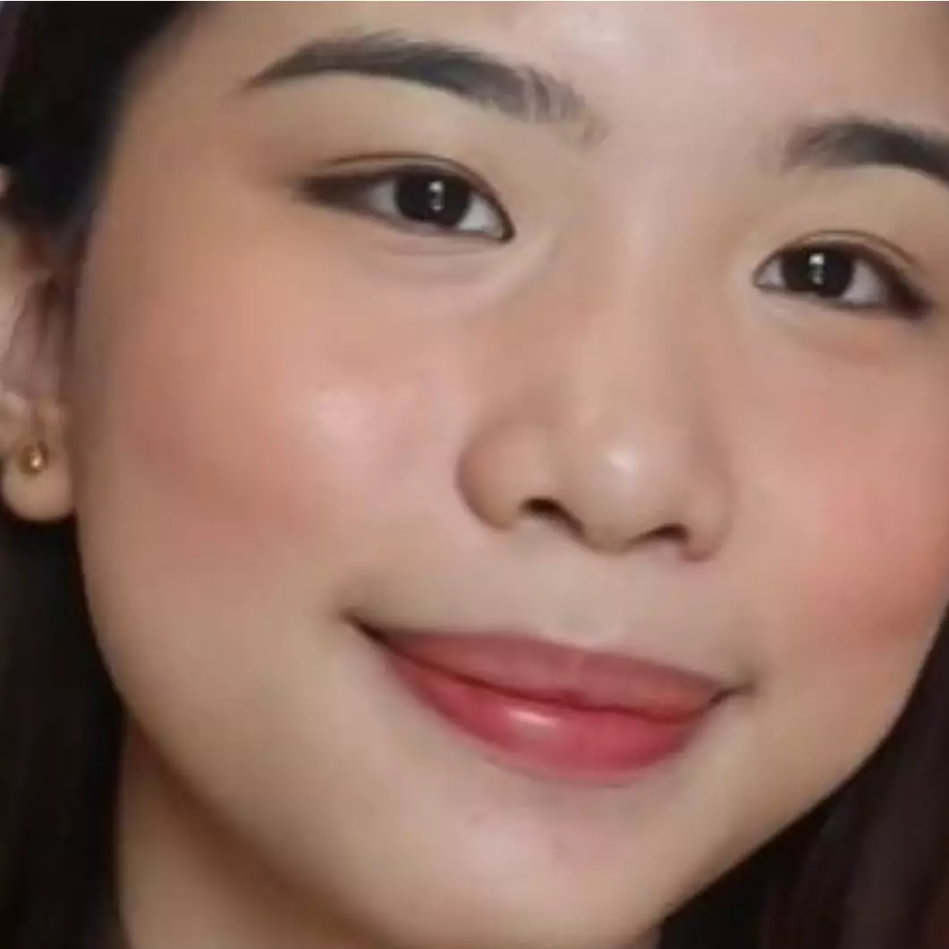 Trik pakai blush on di wajah berjerawat ala beauty enthusiast ini hasilnya jadi lebih flawless