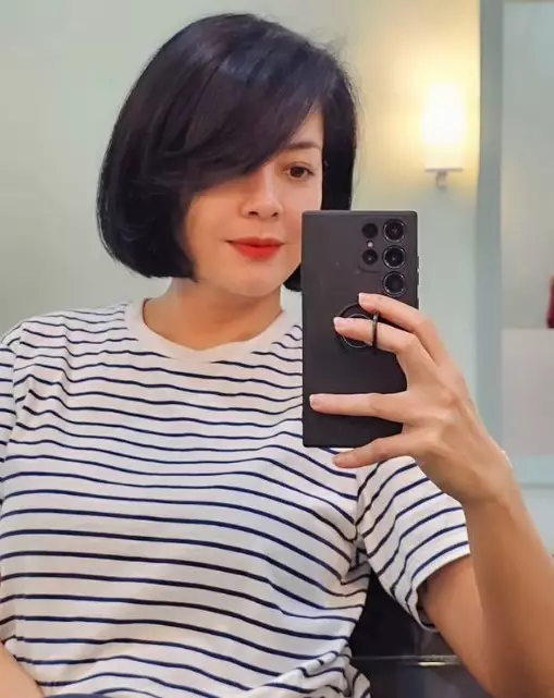 Lulu Tobing rambut super pendek © Instagram Lulu Tobing rambut super pendek © Instagram