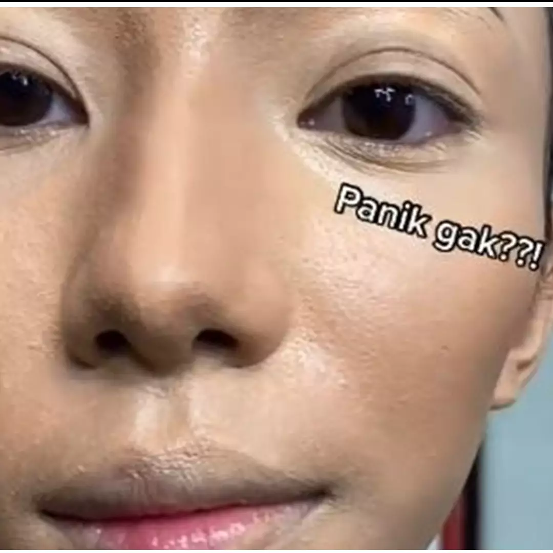 Transformasi makeup wanita wajah kering dan mengelupas ini hasilnya flawless nggak bikin crack