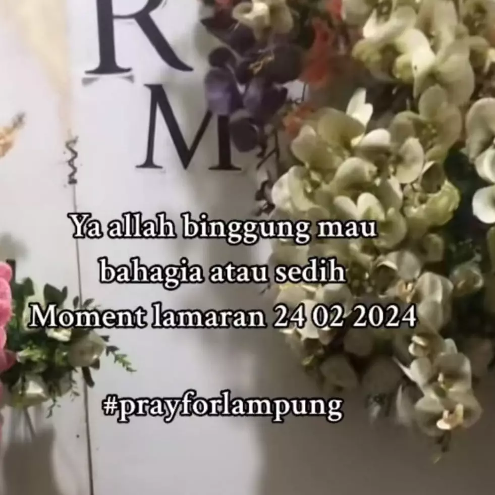 Tengah bahagia diserang bencana, momen banjir datang di saat lamaran belum selesai ini bikin nyesek