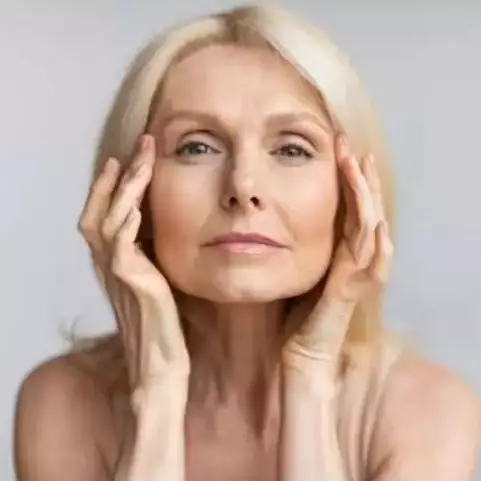 Nggak perlu laser mahal, 13 cara mengatasi kerutan di wajah ini bikin kulit auto kencang dan awet muda