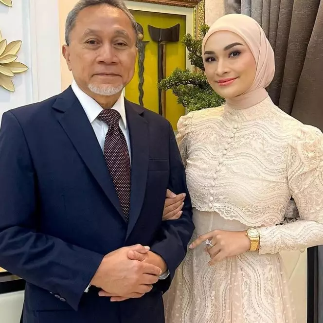 Rumahnya di belakang hunian orang tua, 9 potret kamar Putri Zulkifli Hasan ini ada pintu rahasia