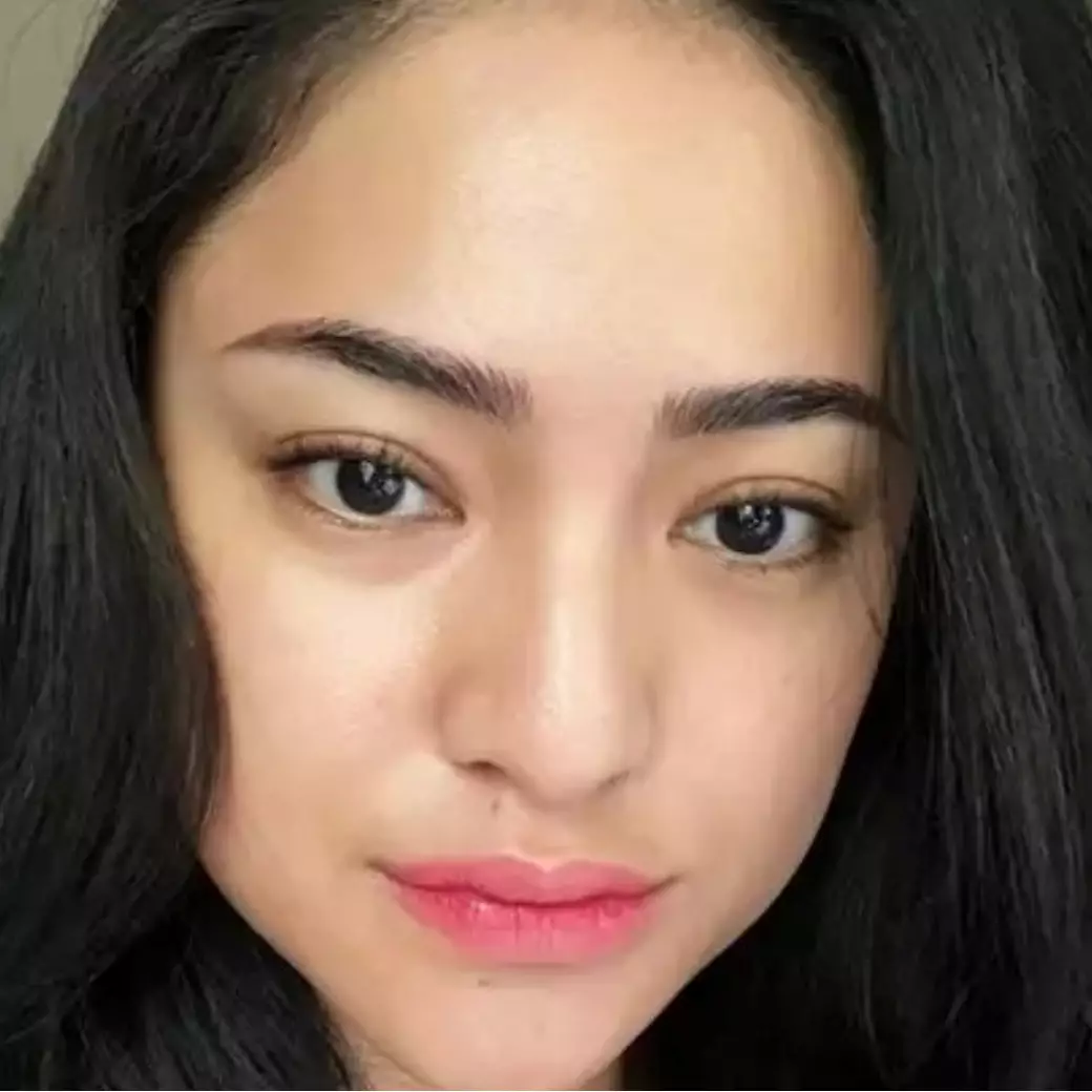 Potret 15 seleb sebelum dan sesudah lakukan sulam alis ini penampilannya makin stunning