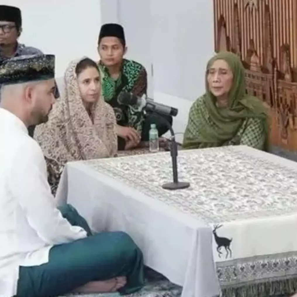 Jadi mualaf, ini sosok Geoffrey Alain pacar putri Susi Pudjiastuti yang punya profesi mentereng