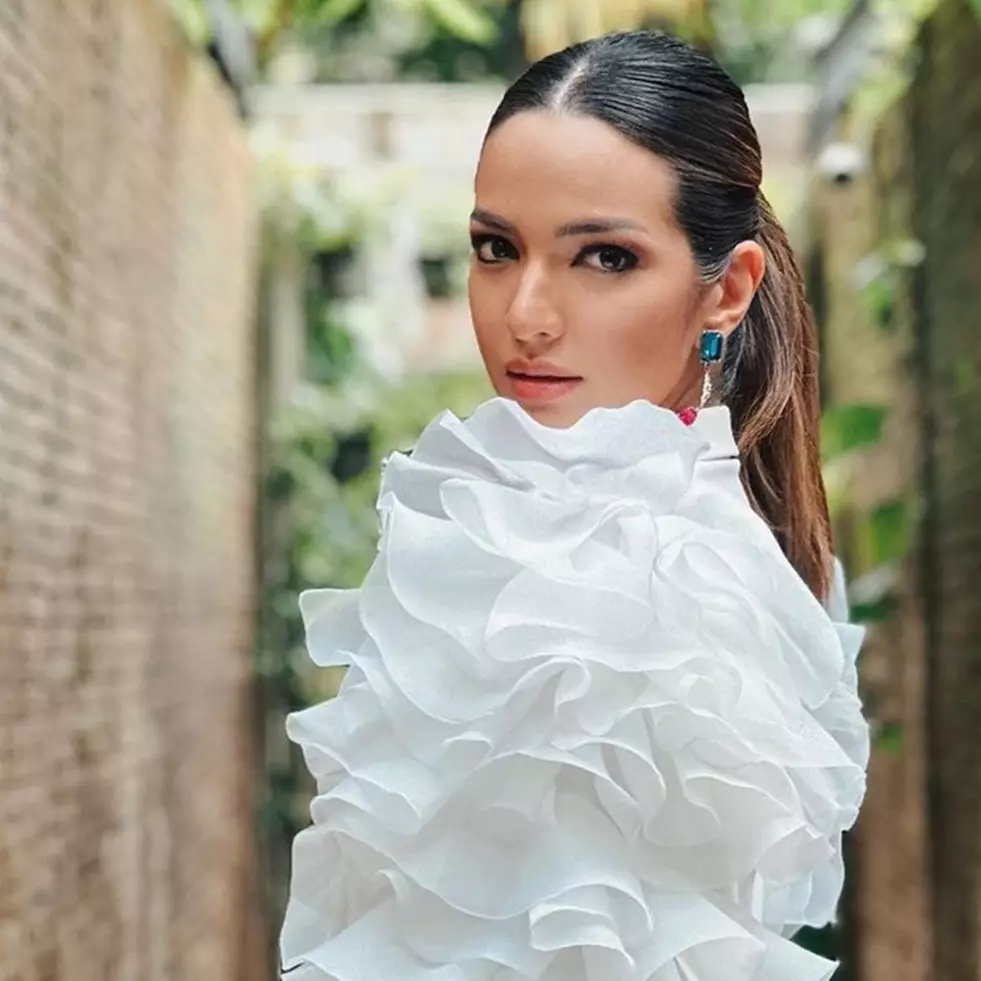 Punya rumah Rp 200 M, 8 potret dapur bersih Nia Ramadhani ini desainnya klasik interiornya full kayu