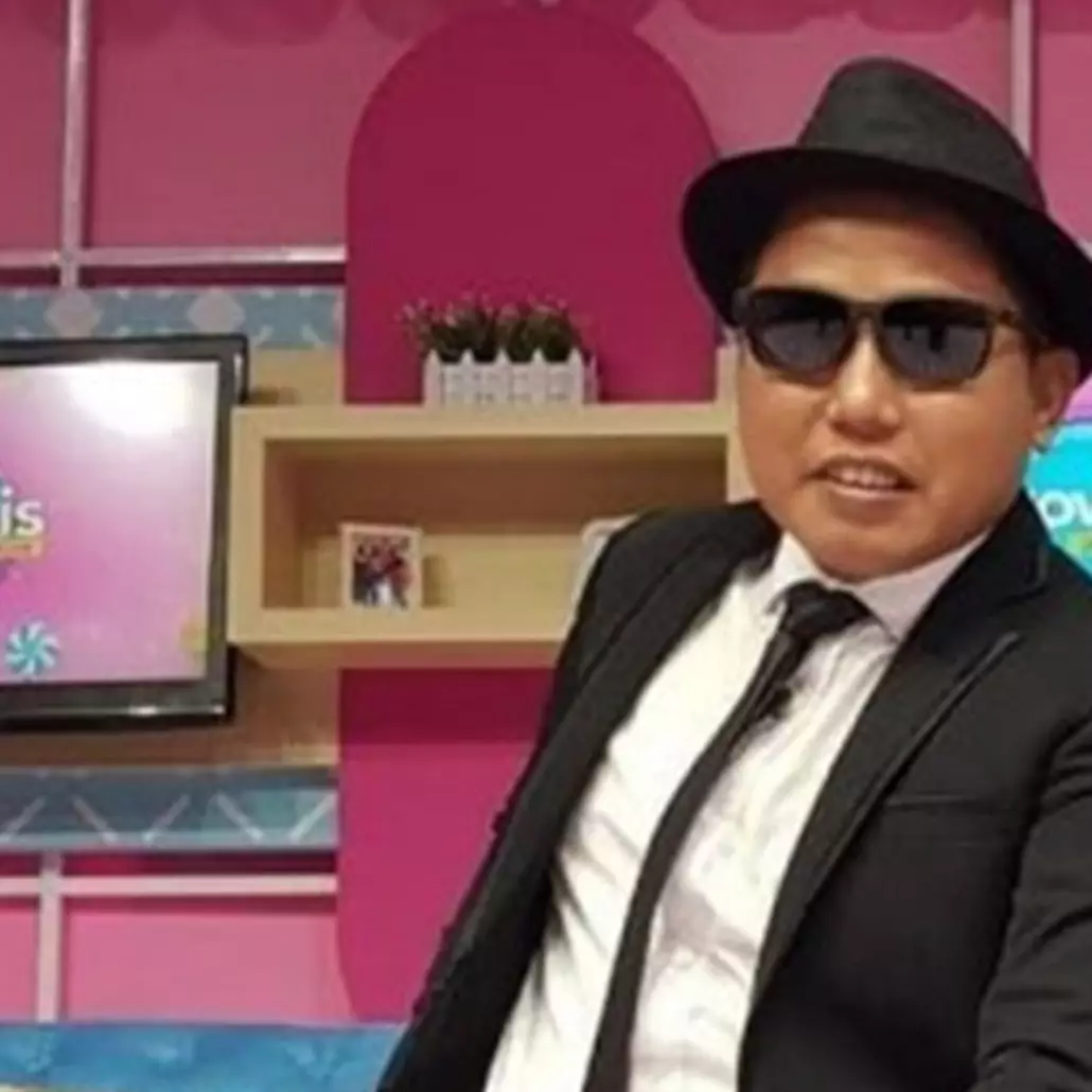 Potret 30 seleb berwajah mirip ini bak kakak adik, Hesti Purwadinata dan Ayu Hastari susah dibedain