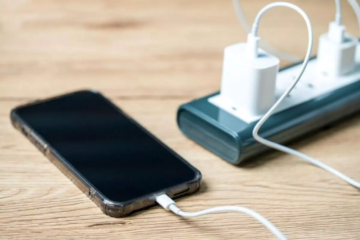 10 Tips sederhana menghemat baterai agar kamu bisa menggunakan iPhone lebih lama