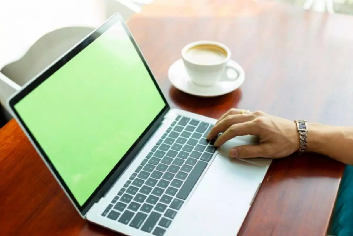 Cara mudah mengakses WhatsApp Web tanpa smartphone hanya dengan satu validasi