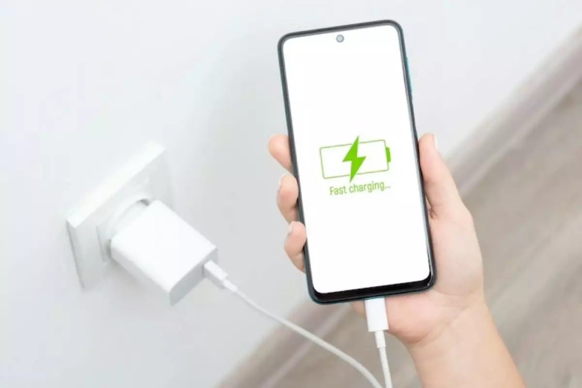 7 Cara mengatasi pengisian daya cepat smartphone Android yang tidak optimal, ketahui penyebabnya