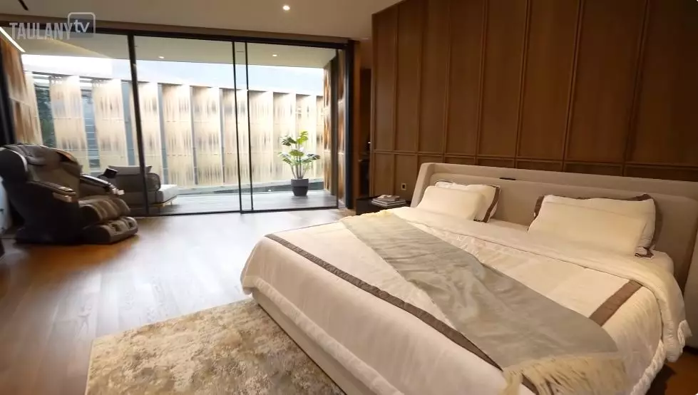 kamar boy william di rumah megah © YouTube