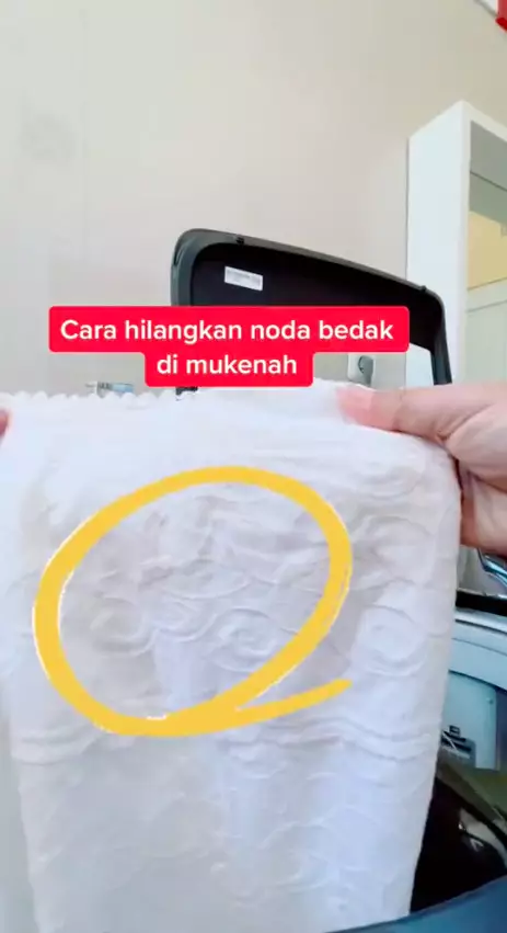 cara mukena noda bedak © 2024 brilio.net