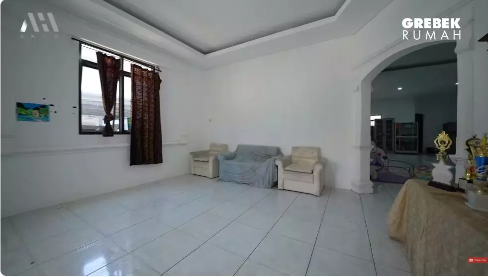 rumah gedong eks istri kurnia meiga © YouTube