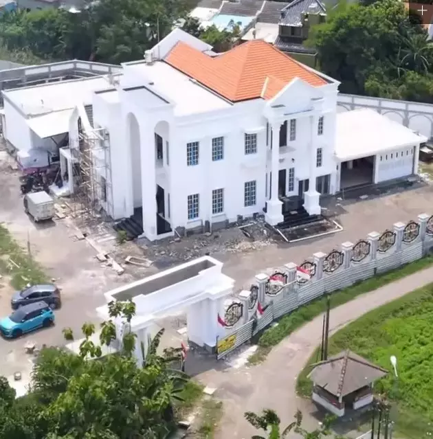 kamar bos skincare Angel Tacik © TikTok kamar bos skincare Angel Tacik © TikTok