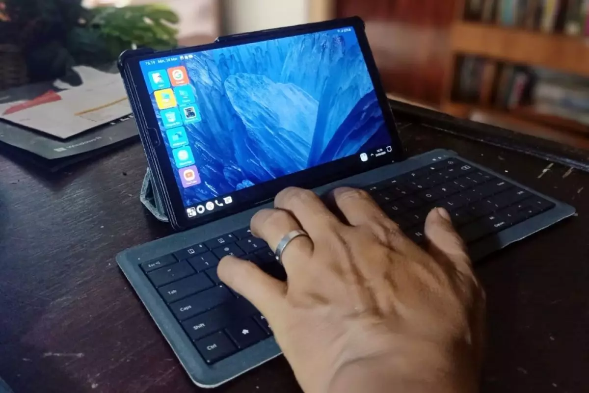 5 Cara membuat tampilan layar tablet Android layaknya desktop, jadi serasa pakai laptop