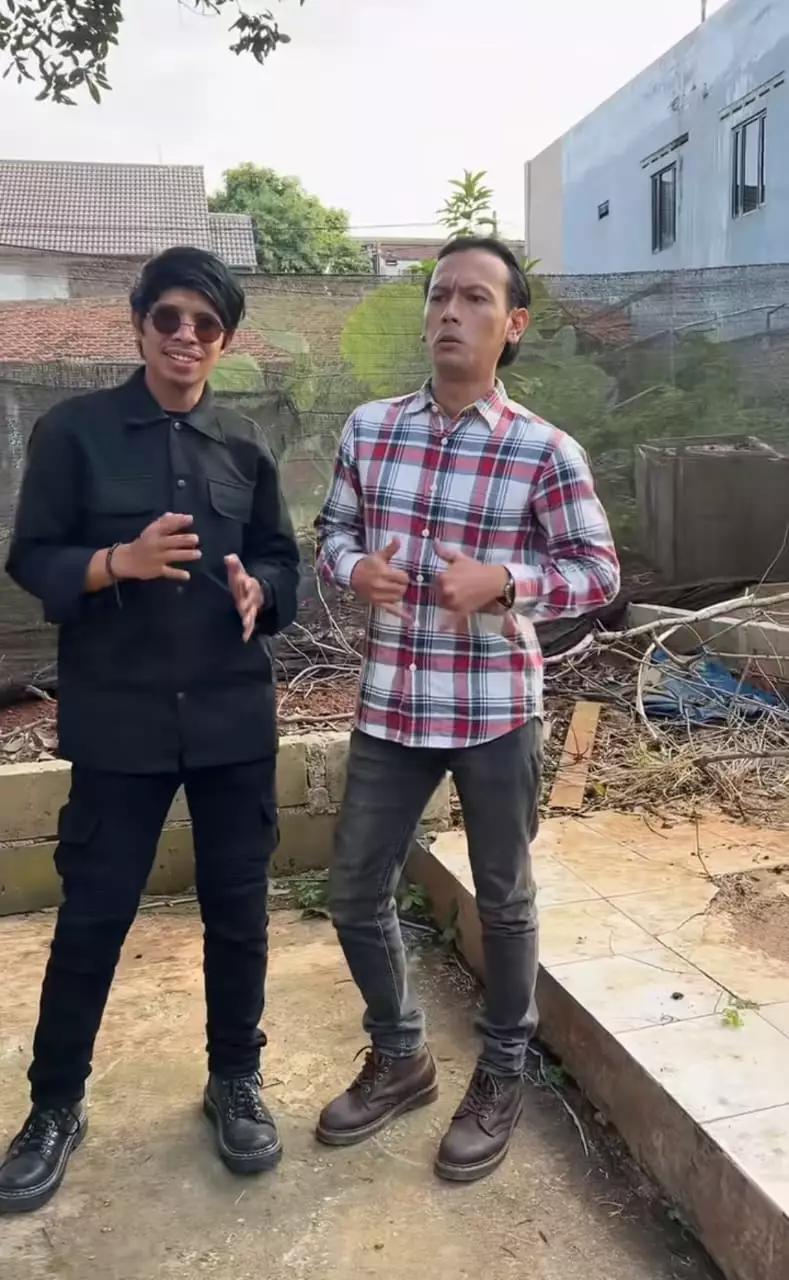 4 kembaran pesohor kumpul berbagai sumber