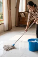Tak dilarutkan air panas, trik mengepel lantai ala emak-emak ini auto kesat cukup tambah 1 bahan dapur