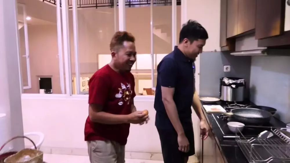 dapur rumah desta saat ini © 2024 brilio.net