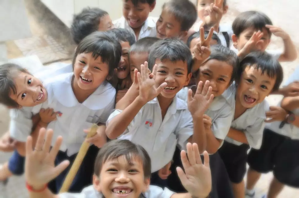puisi tema sekolah © Freepik.com puisi tema sekolah © Freepik.com