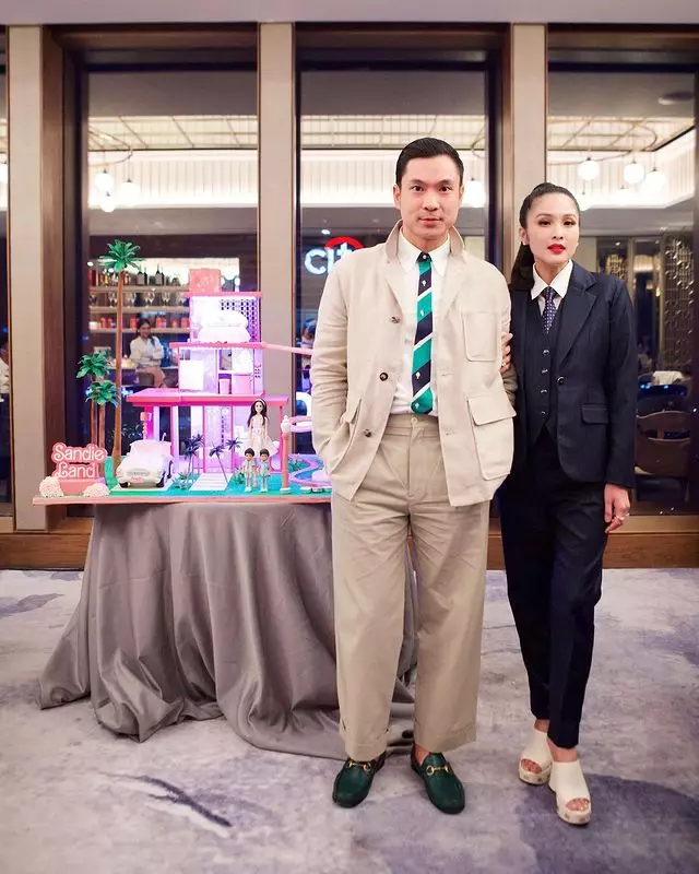 momen sandra dewi dikado mobil mewah © instagram