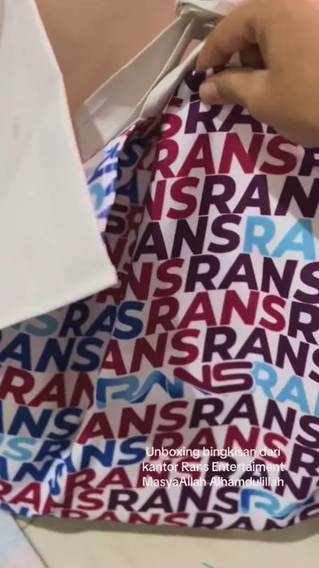 hampers karyawan rans © 2024 brilio.net hampers karyawan rans © 2024 brilio.net