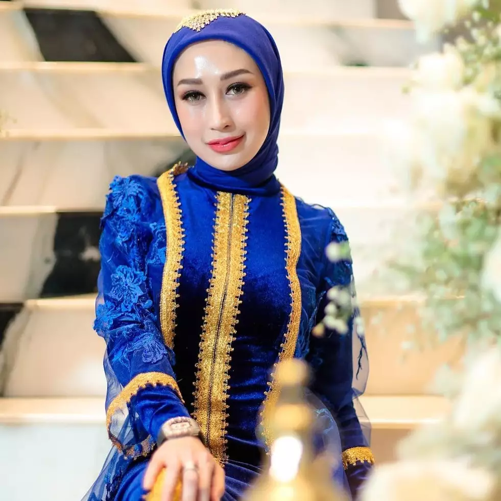 Dulu ngontrak kini kamarnya seluas rumah, 9 potret walk in closet bos skincare Reza Gladys bak butik