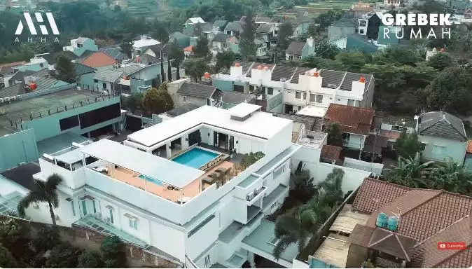 potret kemewahan rooftop rizky ananda musa © YouTube potret kemewahan rooftop rizky ananda musa © YouTube
