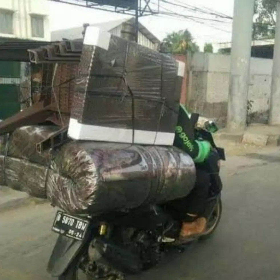 Bawaannya sebanyak harapan orang tua, 11 potret kocak ojek online bak mudik ini bikin tepuk jidat