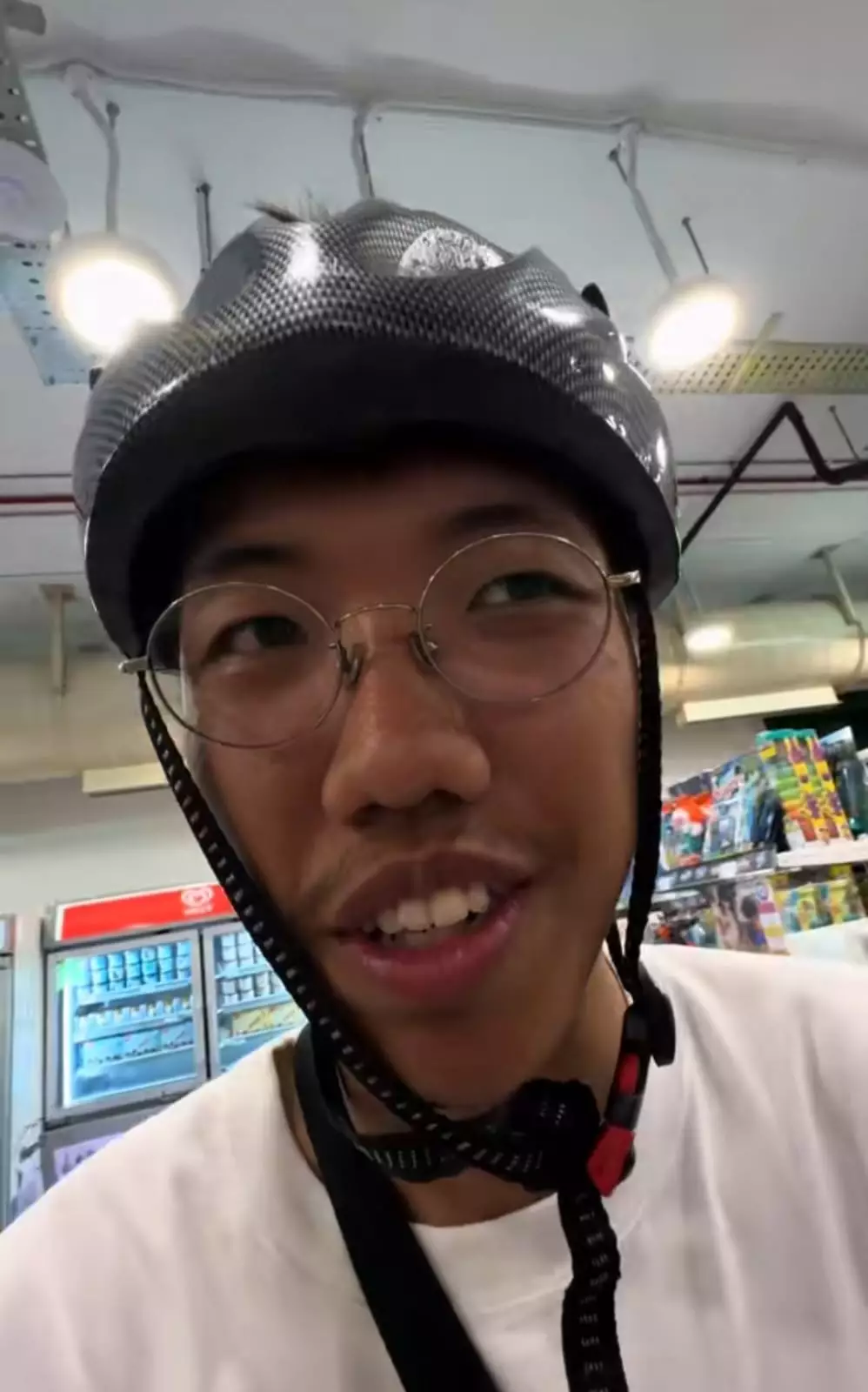 lelaki drop out SD jadi pengantar makanan © TikTok