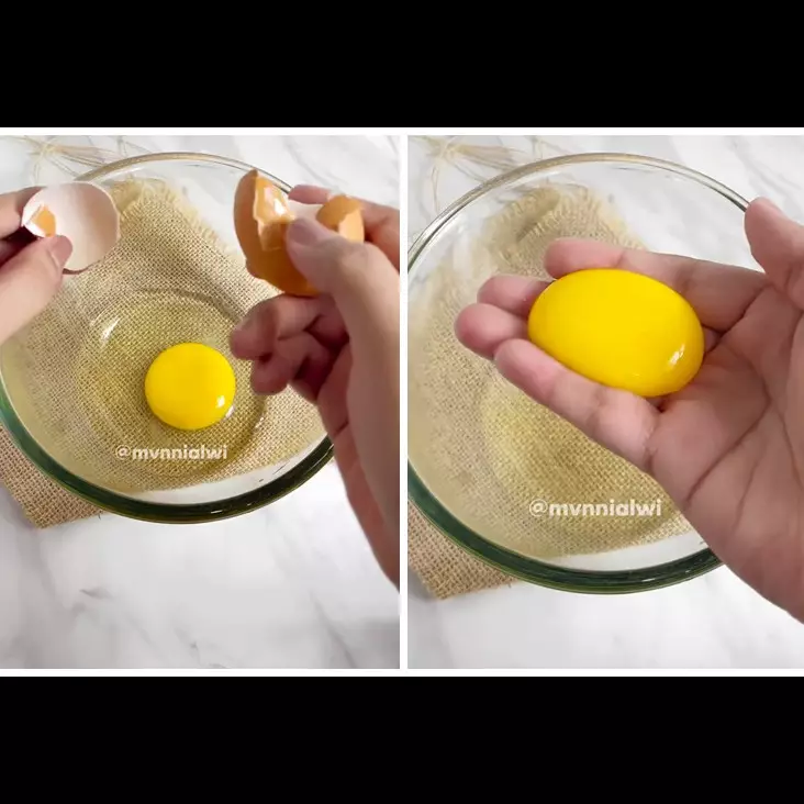 Bukan disedot botol plastik, ini cara simpel pisahkan kuning dan putih telur cuma pakai 1 bumbu dapur