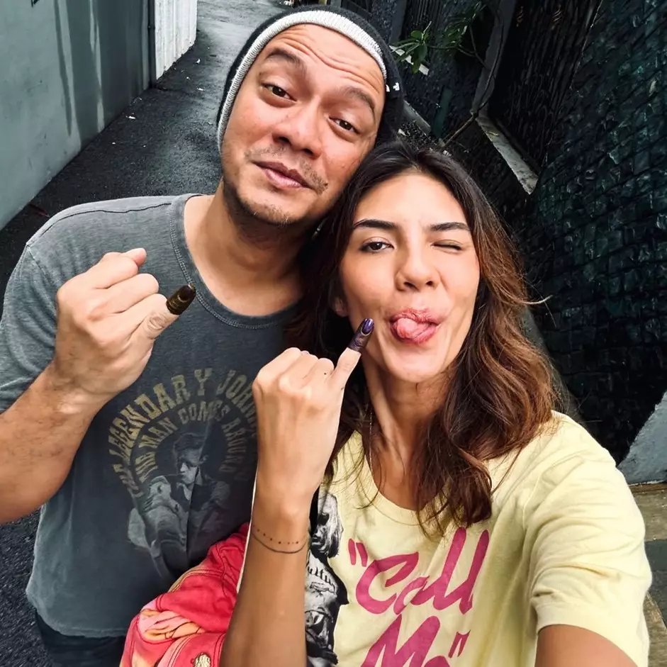 Rumahnya banyak kamuflase, 9 potret rooftop Eno 'Netral' yang tersembunyi ada WC terbuka