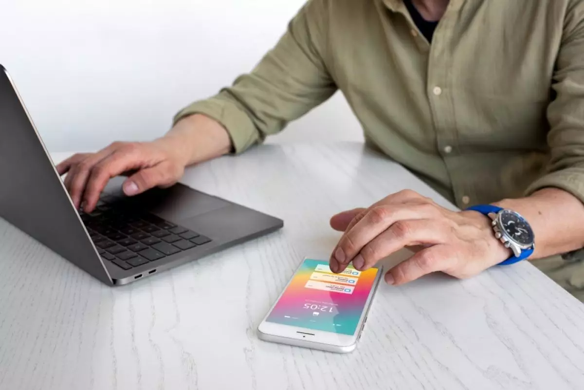 Cara menghubungkan iPhone ke Mac dengan atau tanpa kabel, mudah dan anti ribet