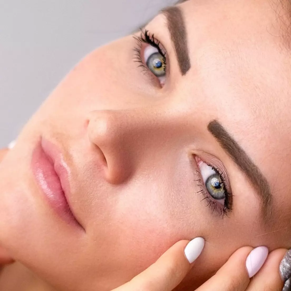 10 Rekomendasi cushion untuk daily harga di bawah Rp 200 ribu, ringan dan flawless