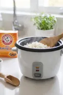 Trik agar nasi tak kering walau disimpan seharian di rice cooker, cuma modal 1 bahan dapur